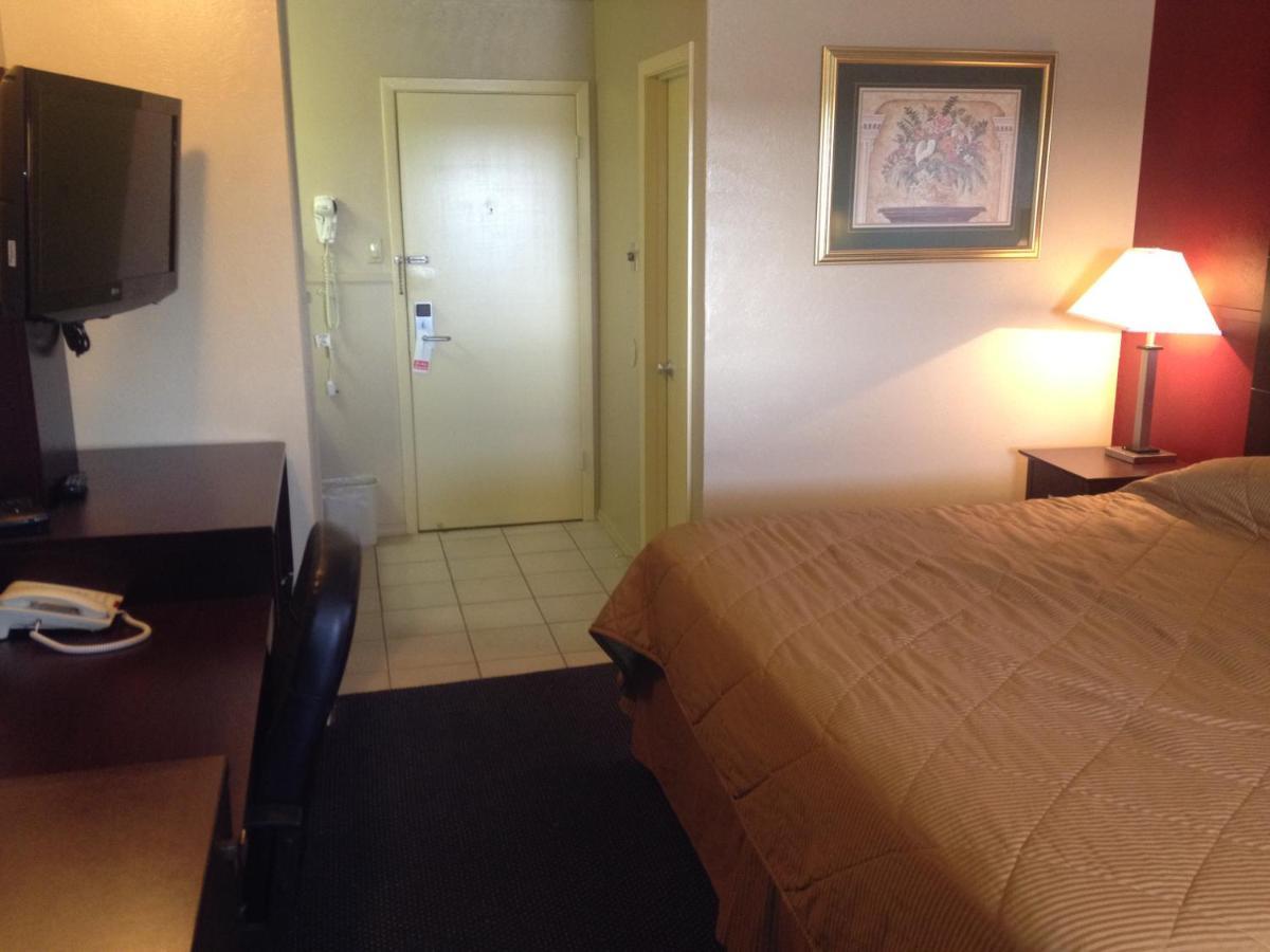 Colonial Inn Monahans Tx Buitenkant foto