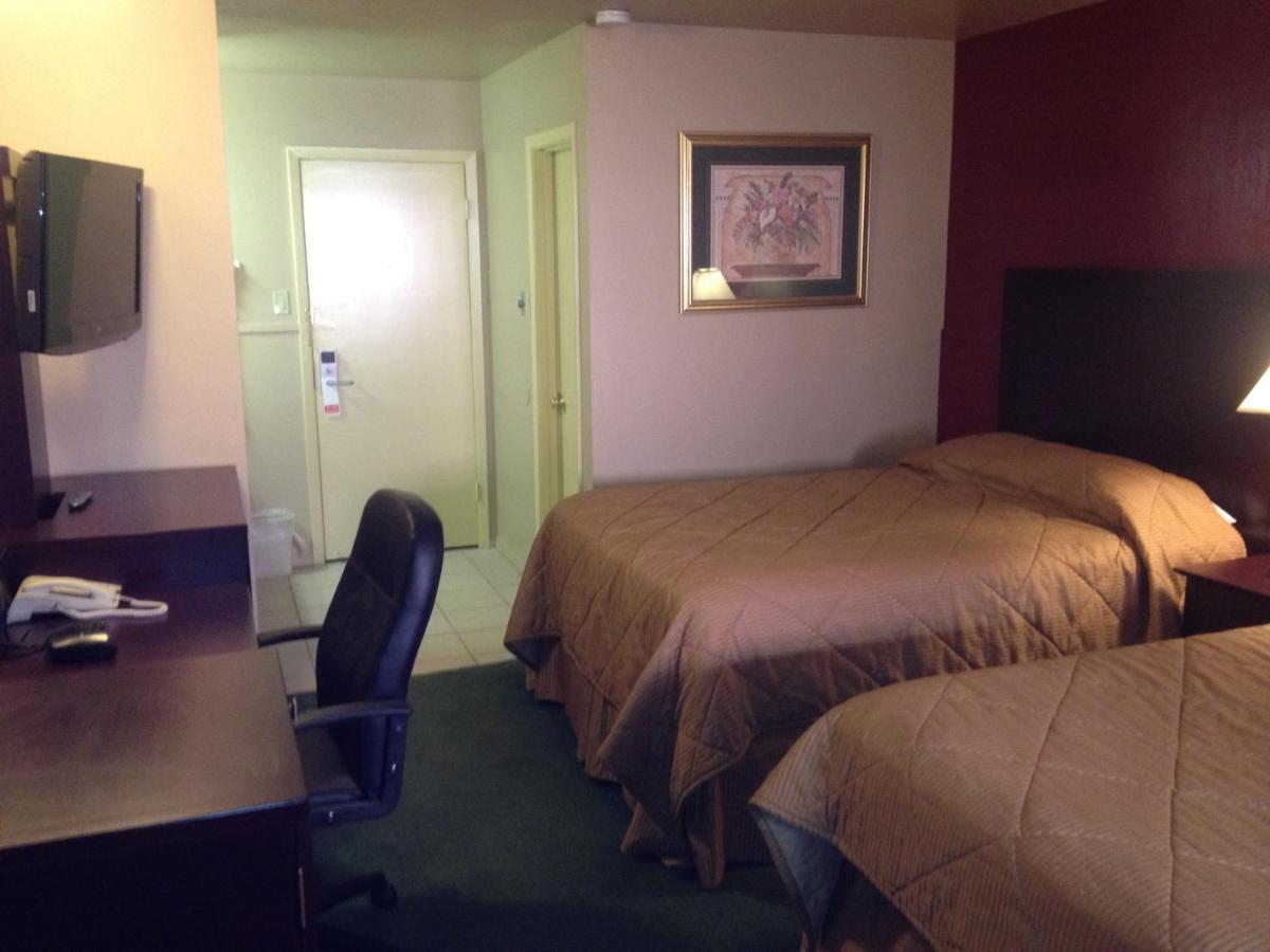 Colonial Inn Monahans Tx Buitenkant foto